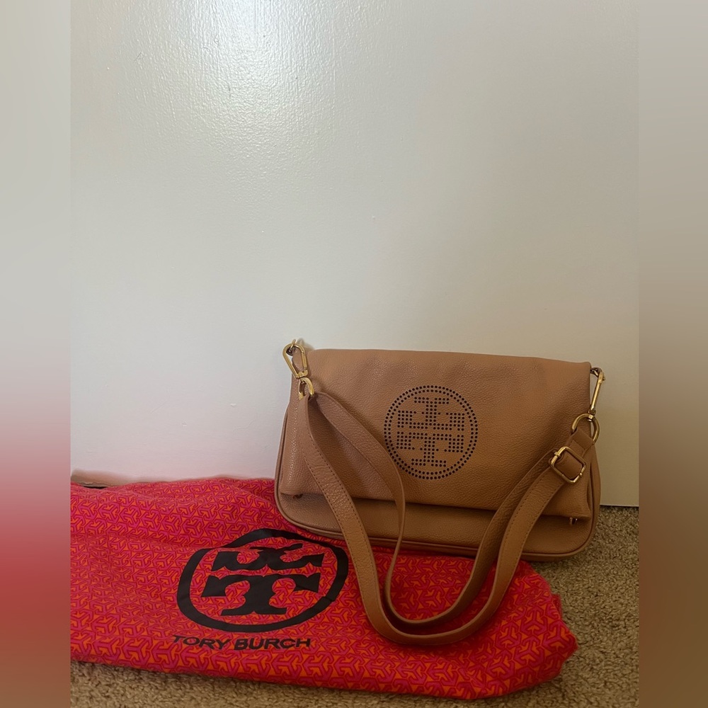 Tory Burch 3 in 1 bag. Clutch/Crossbody/Tote